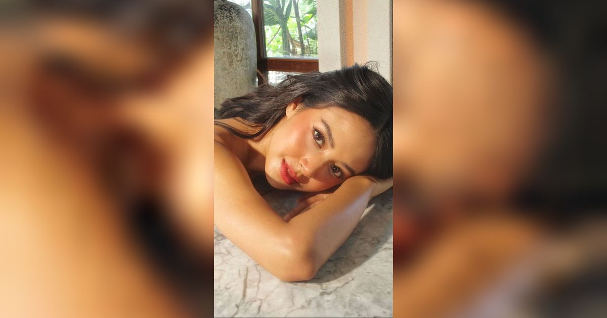 Perlu Banget Putih? 15 Artis Cantik Ini Justru Tambah Memukau dengan Kulit Cokelat Indonesia