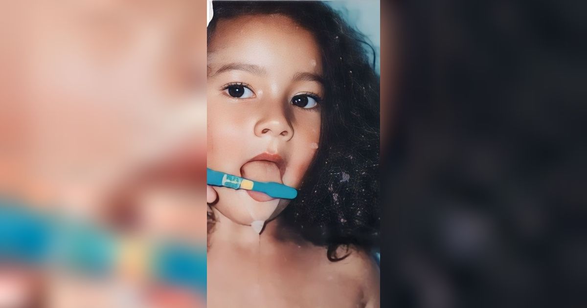 Bocah Berambut Ikal Ini Gedenya jadi 'Ratu FTV', Pernah Dekat dengan Komedian Sule, Coba Tebak?
