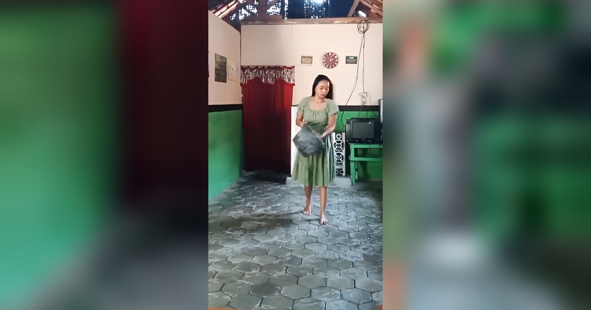 Rumah di Grobogan Lantai Bagian Dalamnya Sengaja dari Paving Block, Ada Alasannya