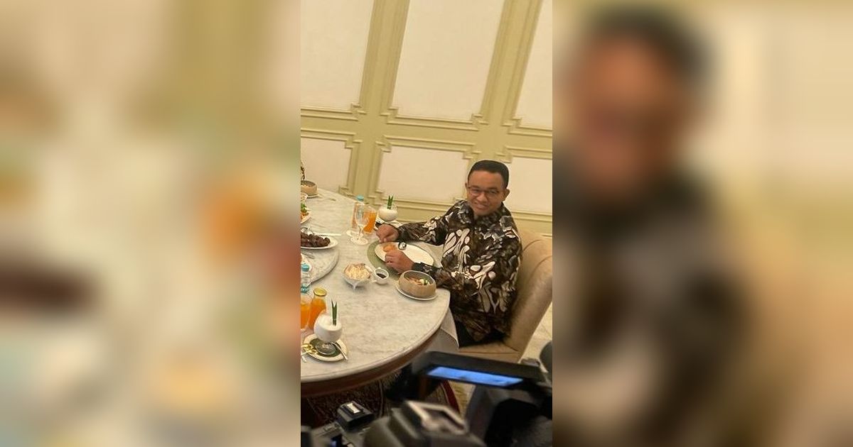 Makan Siang Di Istana Anies Pakai Baju Batik Yang Sama Ketika Bertemu