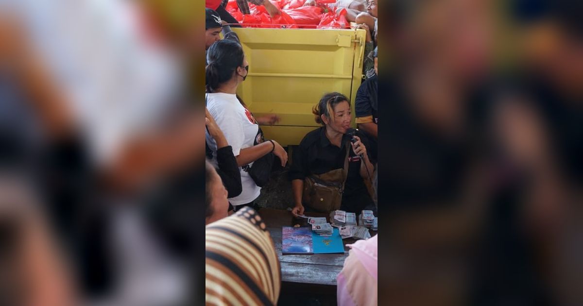 Harga Pangan Naik, Relawan Ganjar Gelar Bazar Murah di Indramayu