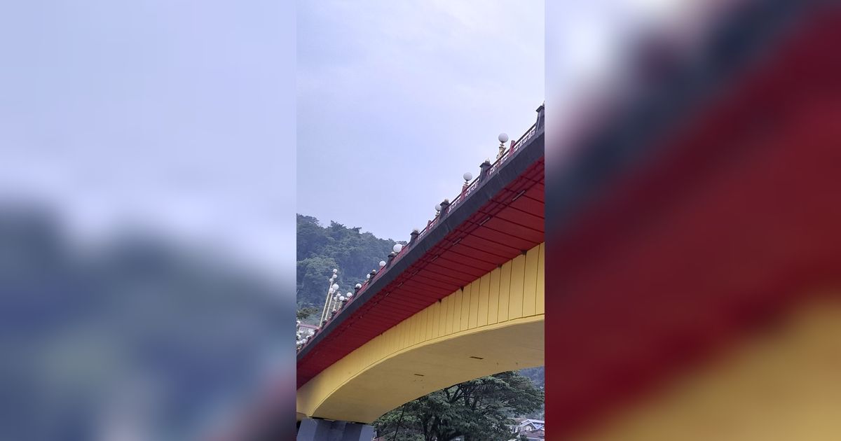 Pesona Warna-warni Jembatan Siti Nurbaya, Tempat Ikonik di Kota Padang