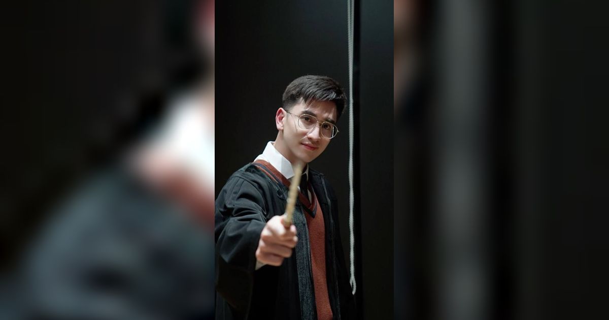 Penyihir Tampan, 8 Foto Verrell Bramasta Menjelma Jadi Harry Potter Saat Rayakan Halloween