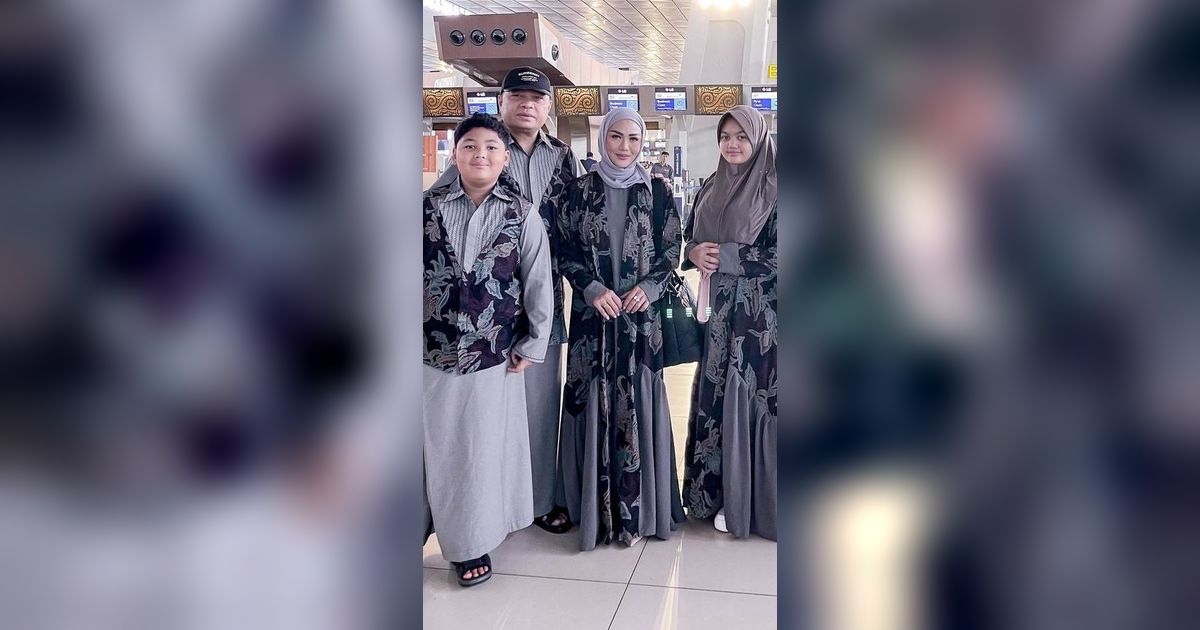 Krisdayanti Boyong Keluarga Untuk Ibadah Umrah, Kecantikan Amora Menarik Perhatian