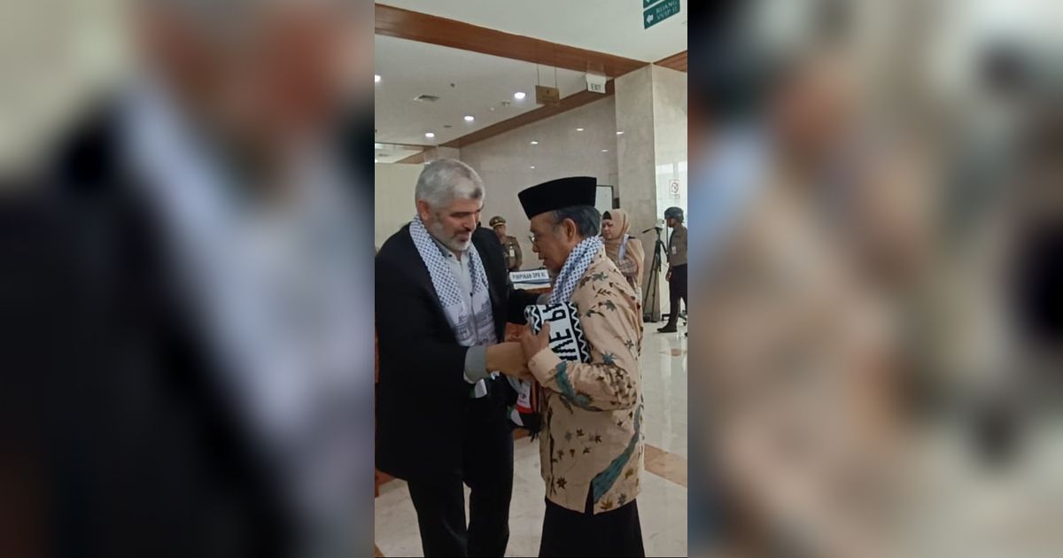 VIDEO: Paripurna DPR Ramai-Ramai Kenakan Syal Palestina, Puan Keras Tuntut Pemerintah Jokowi