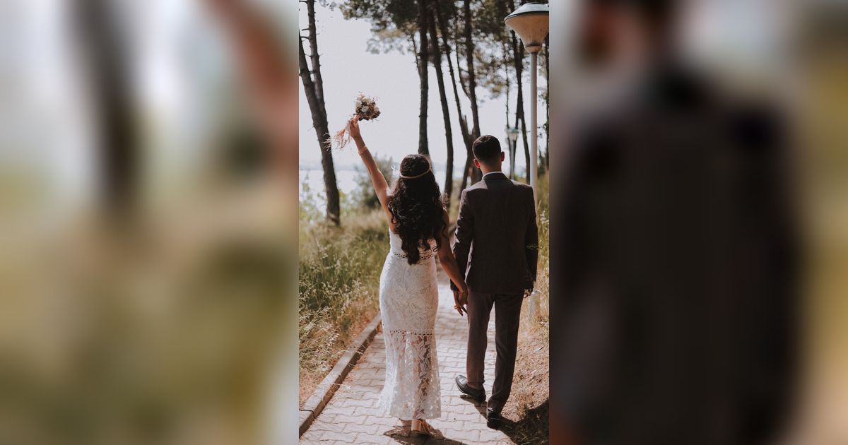 Petugas Damkar 3 Bulan Lalu Selamatkan Wanita Mau Bunuh Diri, Kini Malah Pamer Foto Pernikahan