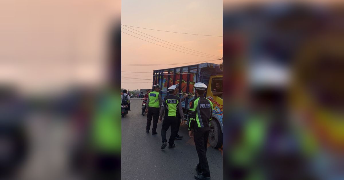 Horor! Buntut Warga Blokir Jalanan di Jambi, Macet Mengular Hingga 30 Kilometer