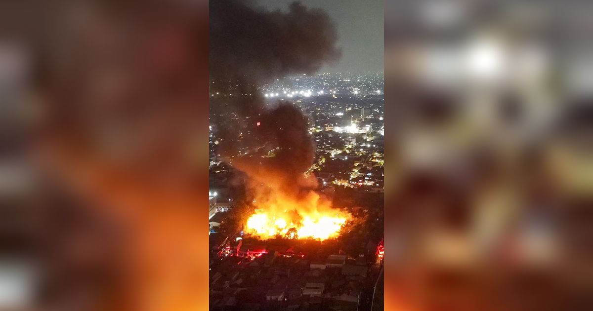 FOTO: Pantauan Udara Kebakaran Dahsyat Landa Permukiman Padat Dekat RSUD Kebayoran Lama