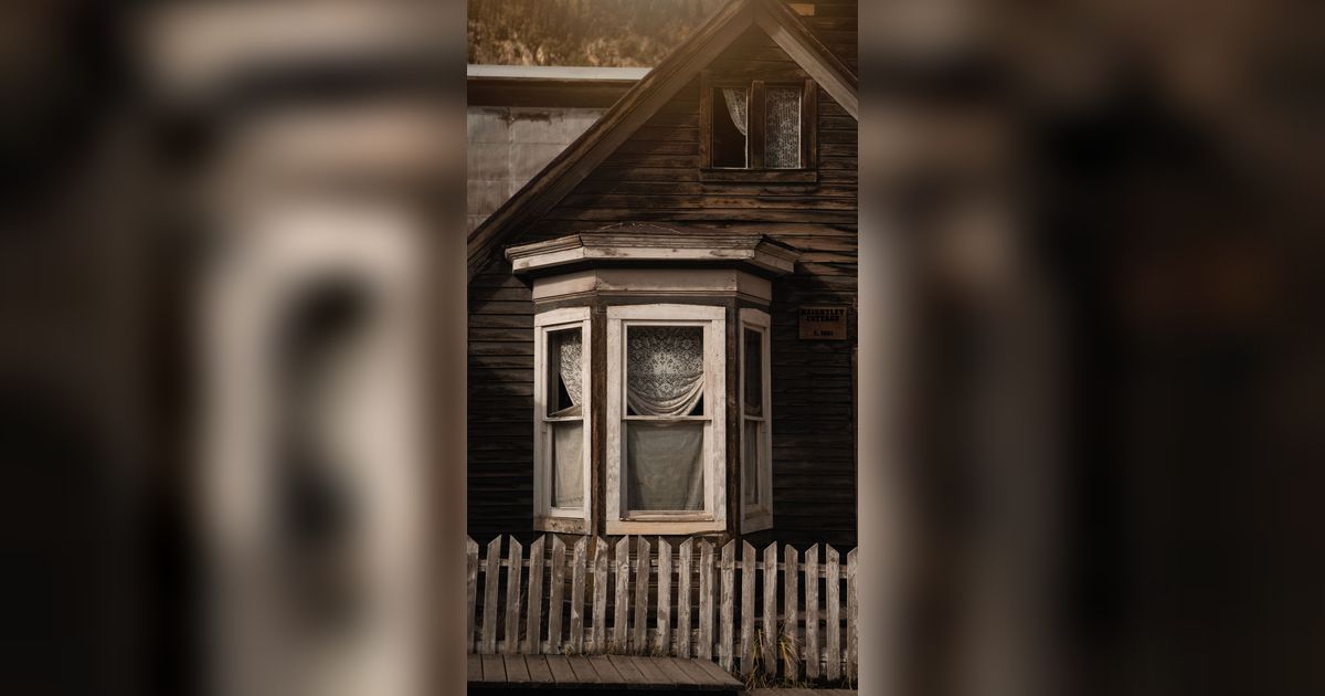 Punya Aura Mistis Kuat, Inilah 6 Rumah Angker Terkenal di Pulau Jawa, Pernah Diangkat Jadi Film