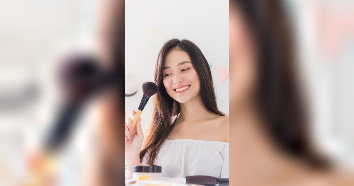 Baru Belajar Makeup? Siapkan 6 Jenis Brush Sesuai Fungsi