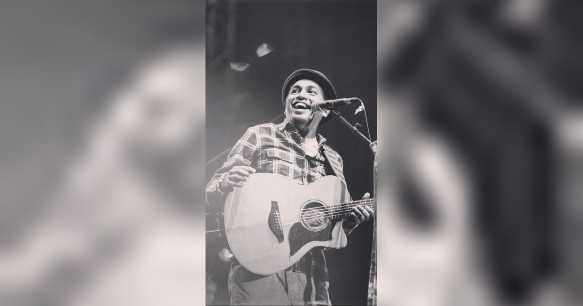 Heboh Kambing di Atas Makam Glenn Fredly, Tak Mempan Diusir Peziarah