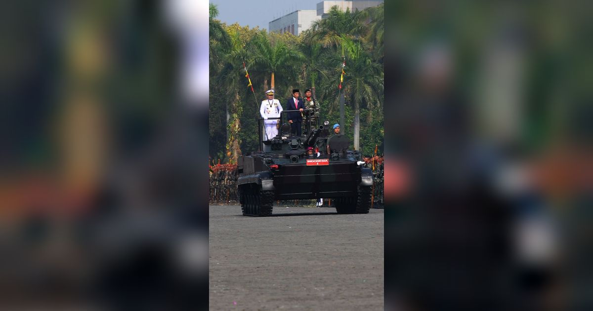 VIDEO: Akmil TNI Beraksi Beri Penghormatan Jokowi, Tongkat Diputar Angin Kencang Benda Berterbangan