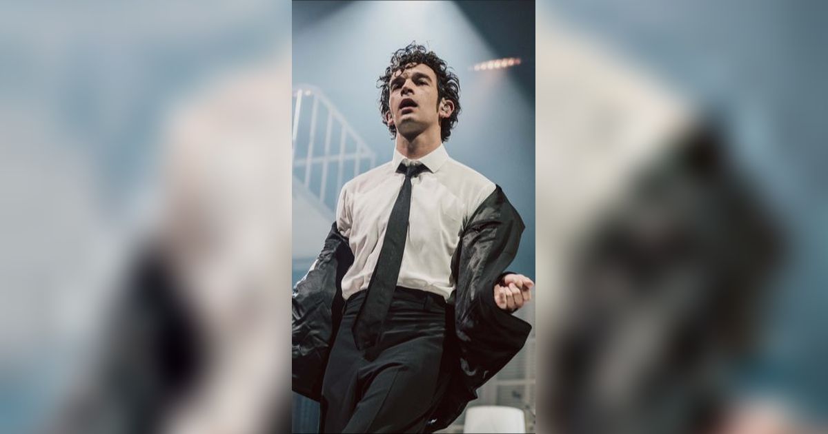 Matty Healy The 1975 Apologizes for Many Mistakes and Controversies ...