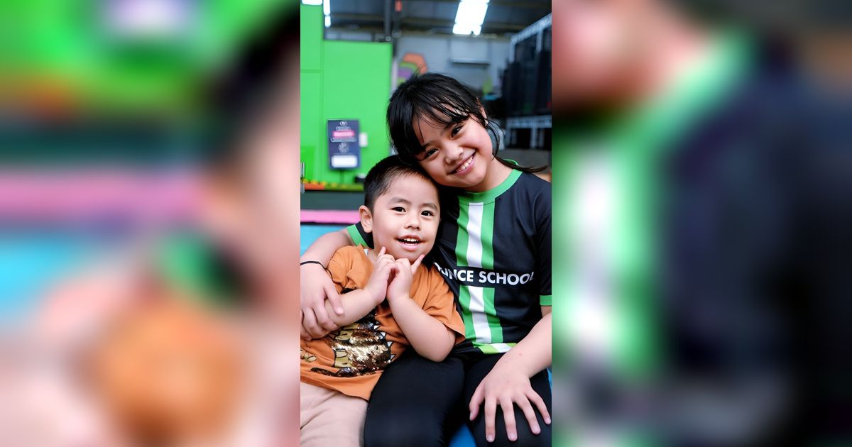 Brosis Goal! Putri Oki Setiana Dewi Ikut Tenangkan Adiknya yang Disuntik