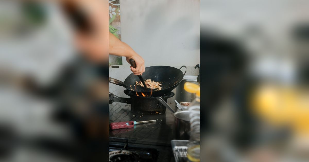 Menurut Fisikawan, Ini Penyebap Nasi Goreng Bikinan Tukang Nasgor Lebih Enak