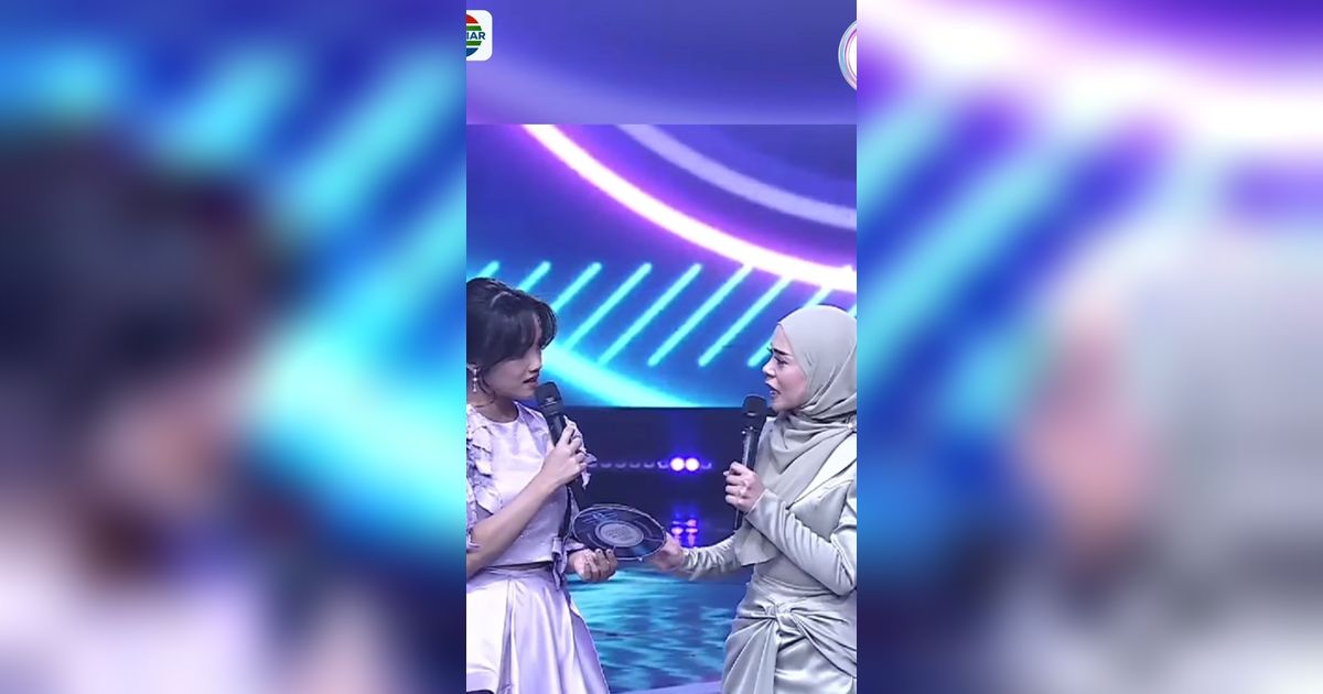 Lesti Kejora Goda Fuji di Atas Panggung 'Kamu Nyari El yang Kecil atau El yang Gede'