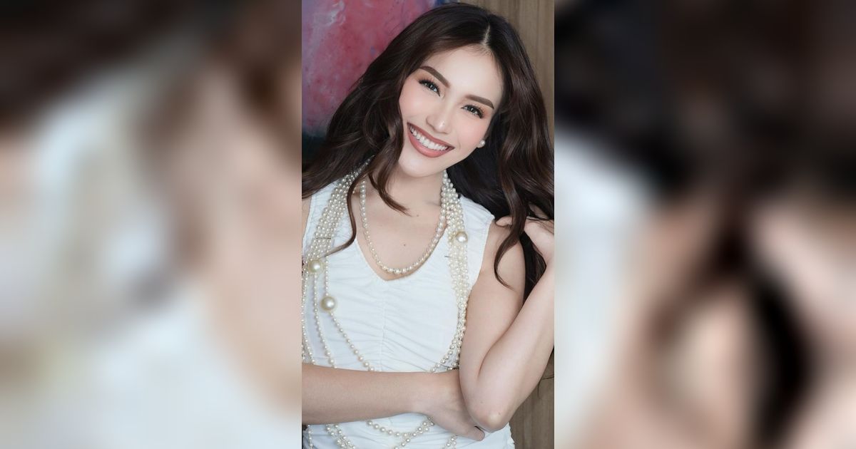 Aksi Ayu Ting Ting Glendotan dengan Pria di Atas Panggung Disorot