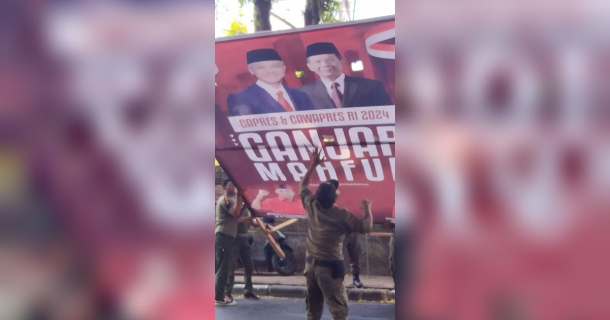 VIDEO: Fakta-Fakta Jenderal Polisi Peritahkan Copot Baliho Ganjar Mahfud Karena Jokowi Datang