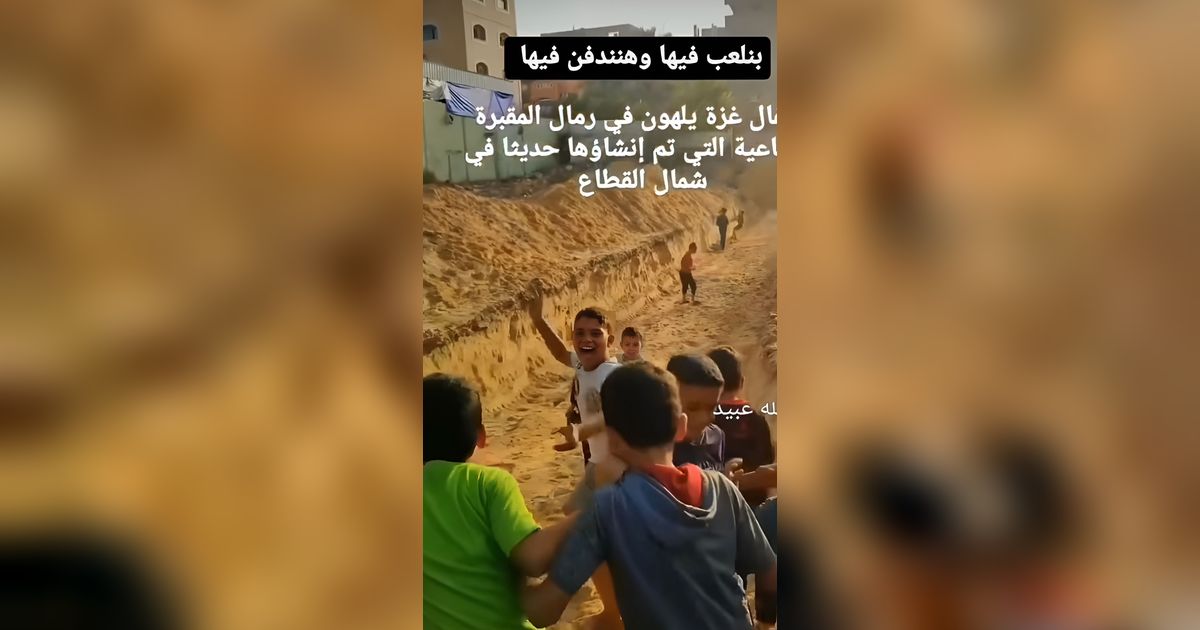 Pilu Momen Anak-Anak Gaza Riang Bermain di Kuburan Massal: 'Kami Akan Terkubur di dalamnya'
