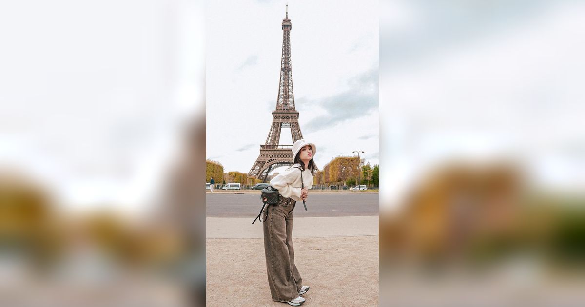 10 Gaya Kece Fuji Jalan-Jalan di Paris Bareng Dokter Ganteng, Netizen 'Vibesnya Cewek Korea Liburan di Eropa'