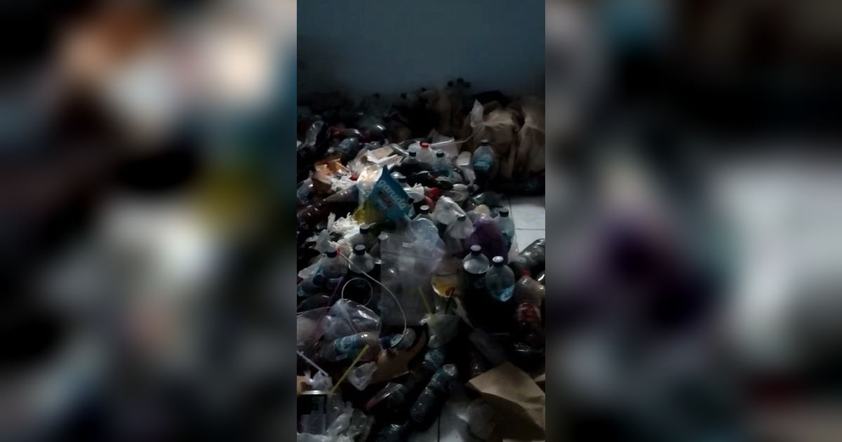 Sebulan Tak Pernah Keluar, Pria Ini Perlihatkan Kondisi Kamar Kos Sebelahnya, Sampah Menumpuk