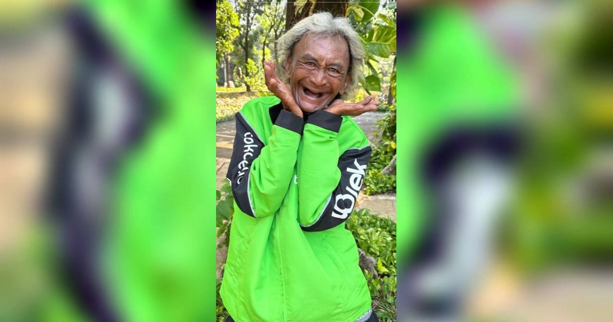 Ekspresi Bahagia Driver Ojol Lansia Beli Jaket Rp99 Ribu, Dicicil dengan Potongan Saldo