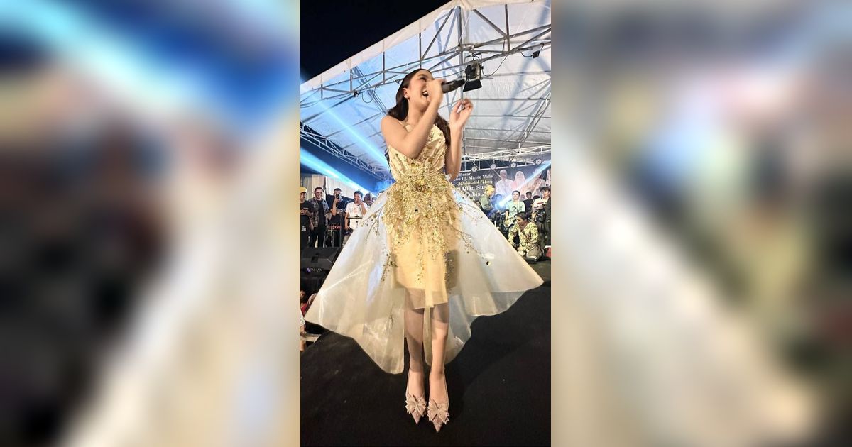 Aksi Sridevi Manggung di Acara Hajatan Warga Dipuji Padahal Juara D'Academy, Ini Foto-Fotonya