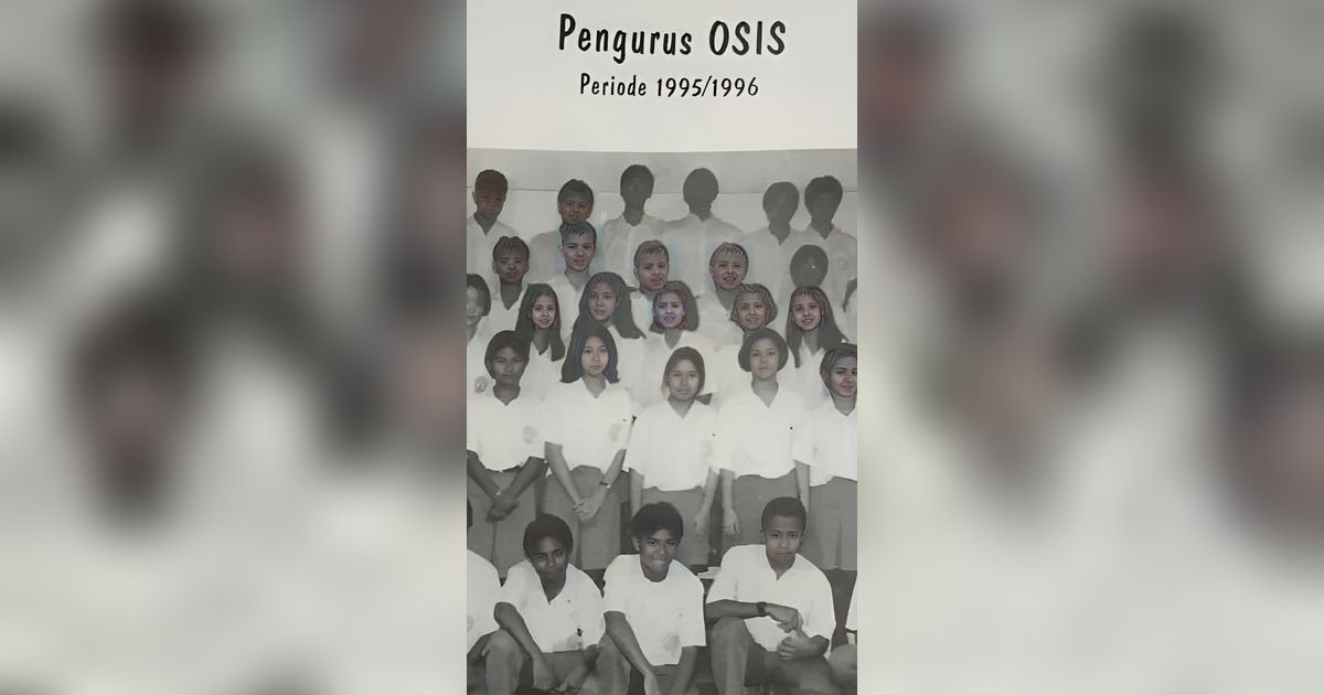Foto Jadul Kebersamaan Pengurus OSIS SMA di Jakarta Tahun 1995, Model Seragam Hits Ini Jadi Sorotan