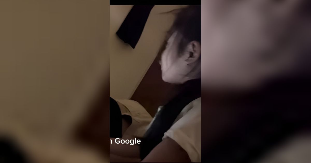 Kocak, Bocah Perempuan Marahin Google karena Tak Bisa Temukan Abangnya