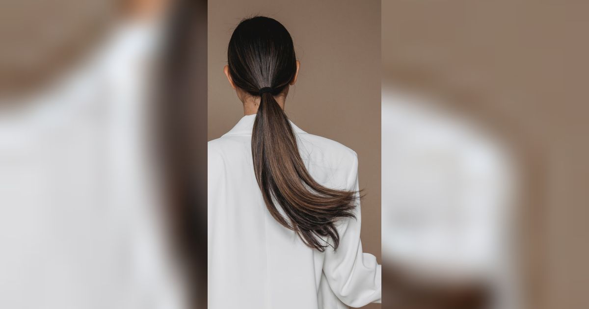Bikin Next Level Ponytail dengan 'Sembunyikan' Ikat Rambut