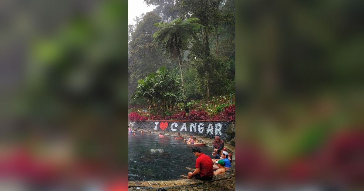 Sensasi Berendam Air Panas Cangar di Tengah Hutan Alami, Dipercaya Sembuhkan Berbagai Penyakit