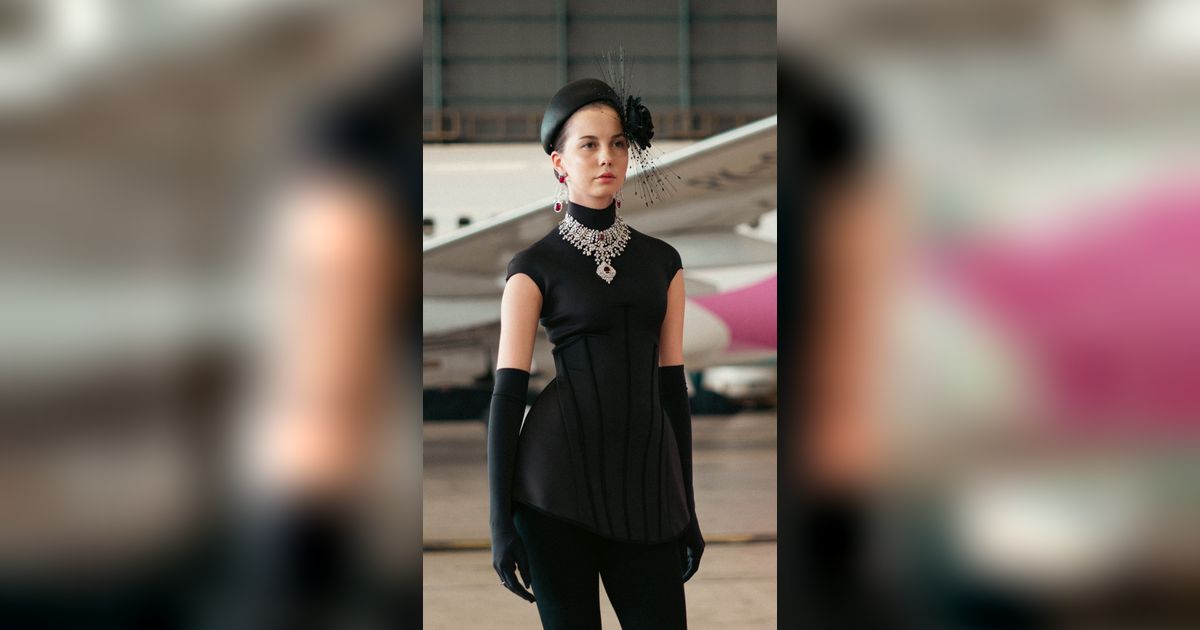 Desain Seru Perhiasan dengan  Penuh Detail Avant Garde