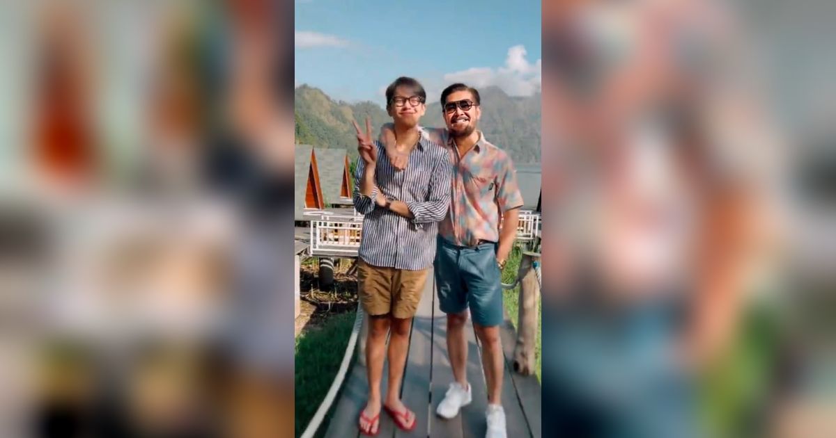 Vibesnya Kayak Kakak dan Adik, Potret Kebersamaan Ferry & Brandon Salim yang Sama-sama Ganteng Idola Cewek-cewek