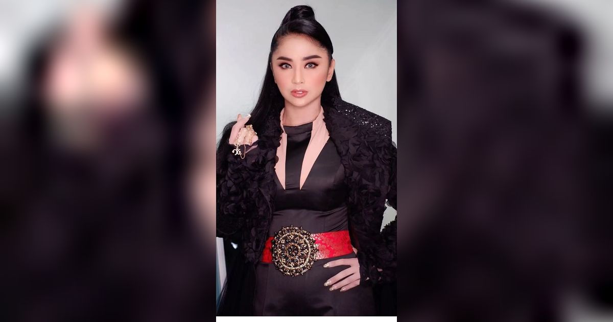 Artis yang Punya Anak Angkat, Ada yang Sampai Punya Cucu