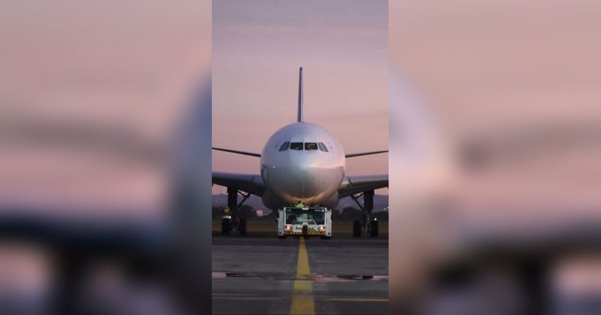 Bukan cuma Makanan, Penumpang Garuda Indonesia Bisa Beli Berlian di Atas Pesawat