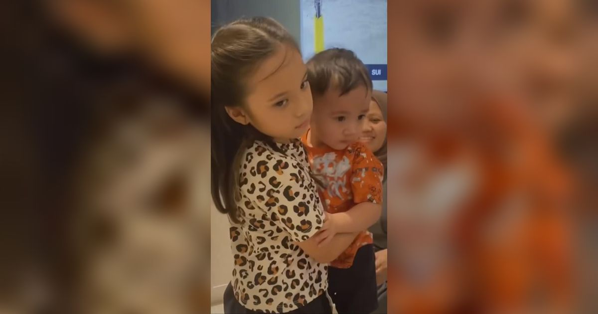 Tingkah Lucu Rayyanza Salting sama Gempi Anak Gading Marten, Netizen 'Darah Raffi Ahmad Ngalir Deras'