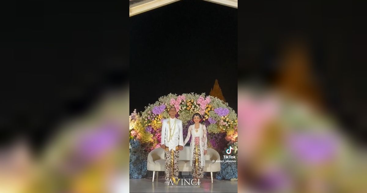 Viral Potret Pernikahan di Kawasan Candi Prambanan, Warganet: Wedding Dream Banget!