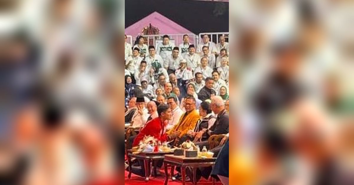 Kaesang Sungkem Cium Tangan Megawati, Gibran Membungkuk Beri Hormat