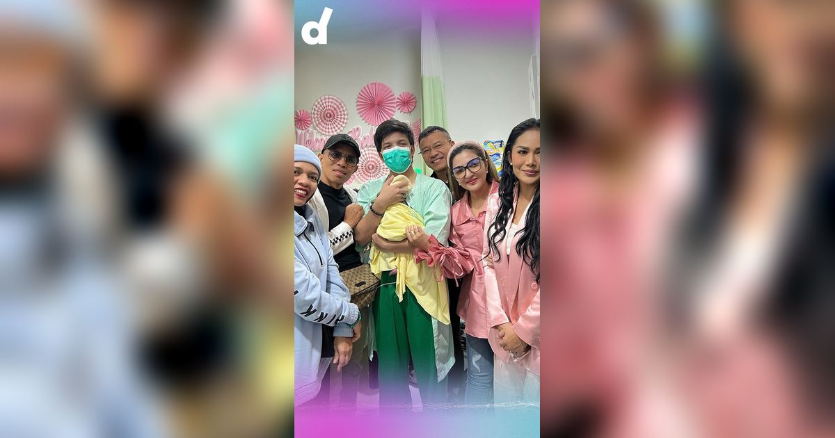 Bahagianya Krisdayanti Momong Azura Anak Kedua Aurel dan Atta, Ditemani Ameena yang Kini Jadi Kakak