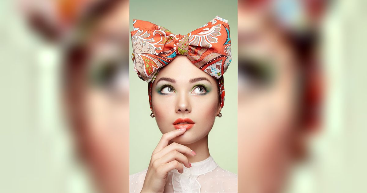 Makeup Mata Bikin Pangling, Padukan Dua Warna Maskara