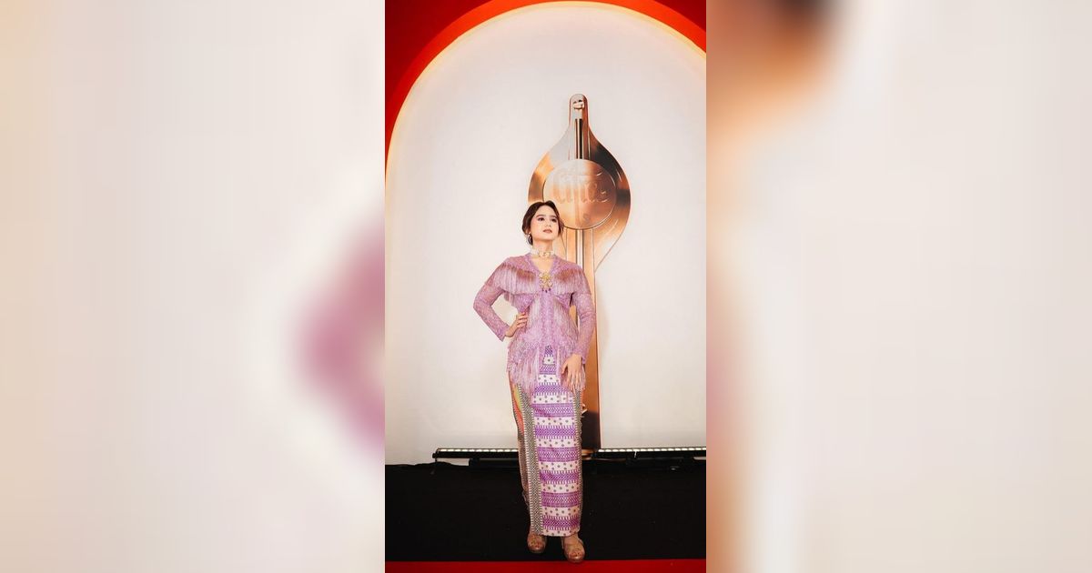 8 Foto Penampilan Cantik Tissa Biani di Festival Film Indonesia 2023