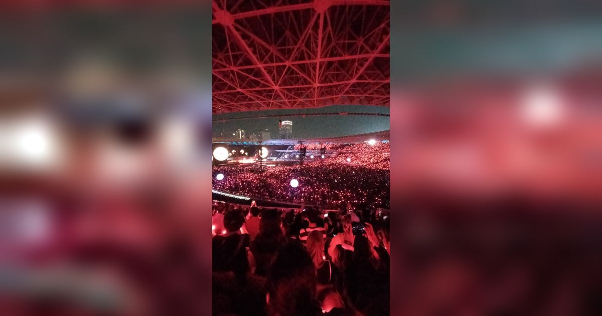 Potret Coldplay Sukses 'Hipnotis' Ribuan Penonton saat Konser di Jakarta, Seru Abis!