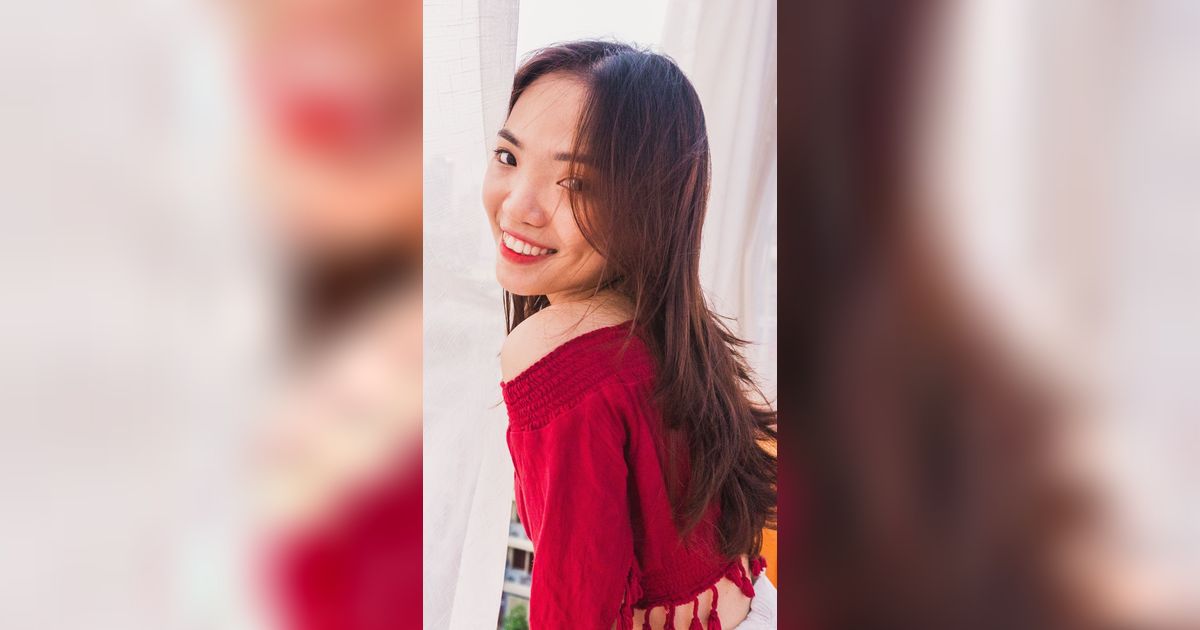 Cute Hairstyle Praktis untuk Rambut Bervolume, Cukup 3 Langkah