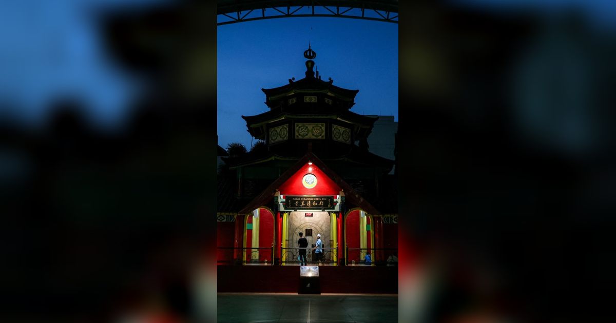 FOTO: Mengunjungi Masjid Cheng Ho Unik Bernuansa Tionghoa di Tengah Perhelatan Piala Dunia U-17 di Surabaya