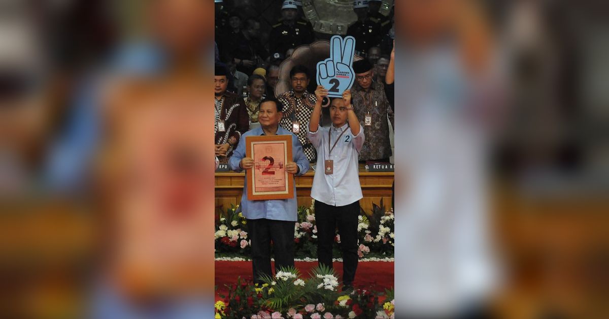 Ragam Gaya Capres Cawapres Pamer Nomor Urut di KPU, Kamu Suka yang Mana?