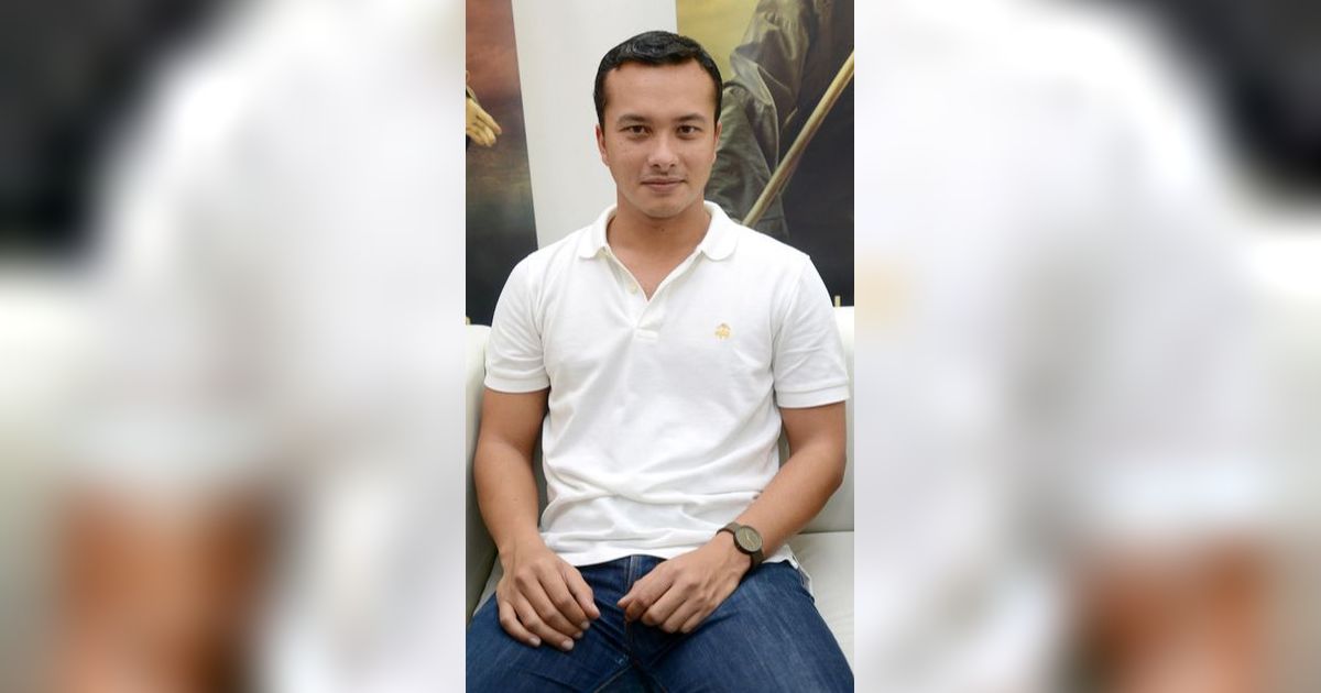 Unggahan Nicholas Saputra Bikin Heboh karena Ada Sosok Wanita Misterius, Netizen: Siapa Sih?