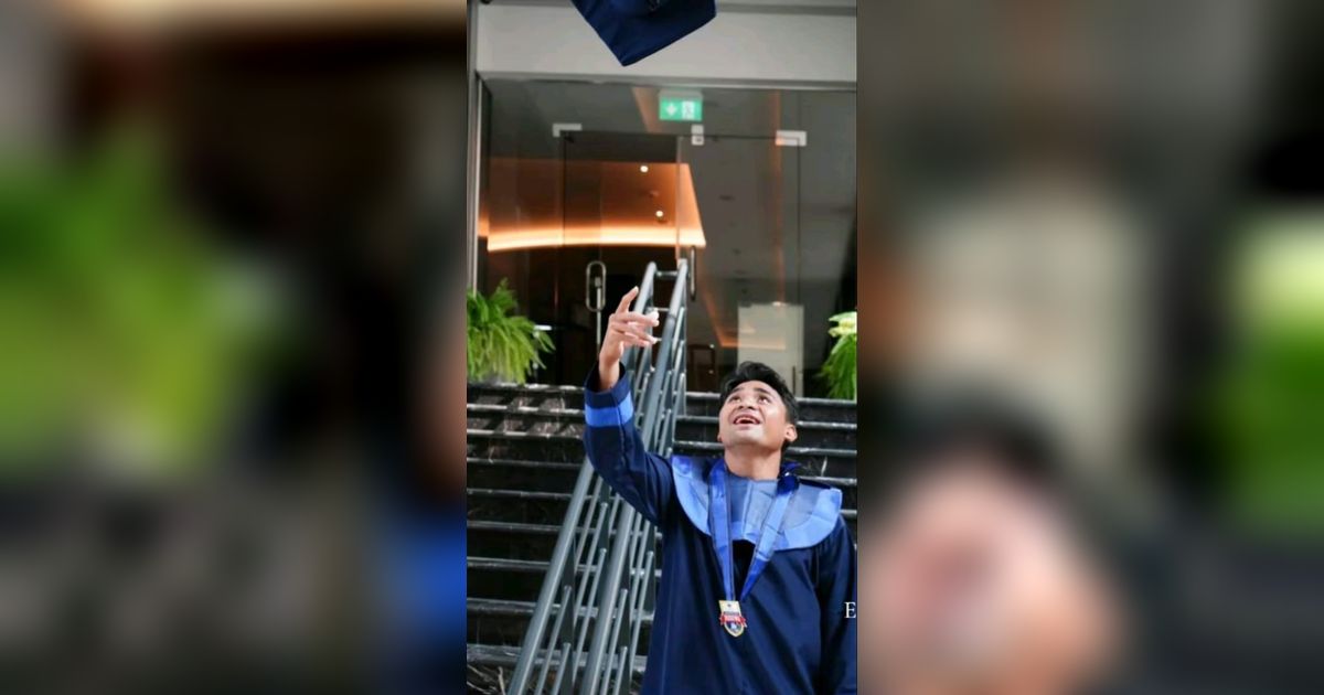 Raih Gelar Sarjana Ekonomi, Ini Momen Asnawi Mangkualam Wisuda lewat Zoom