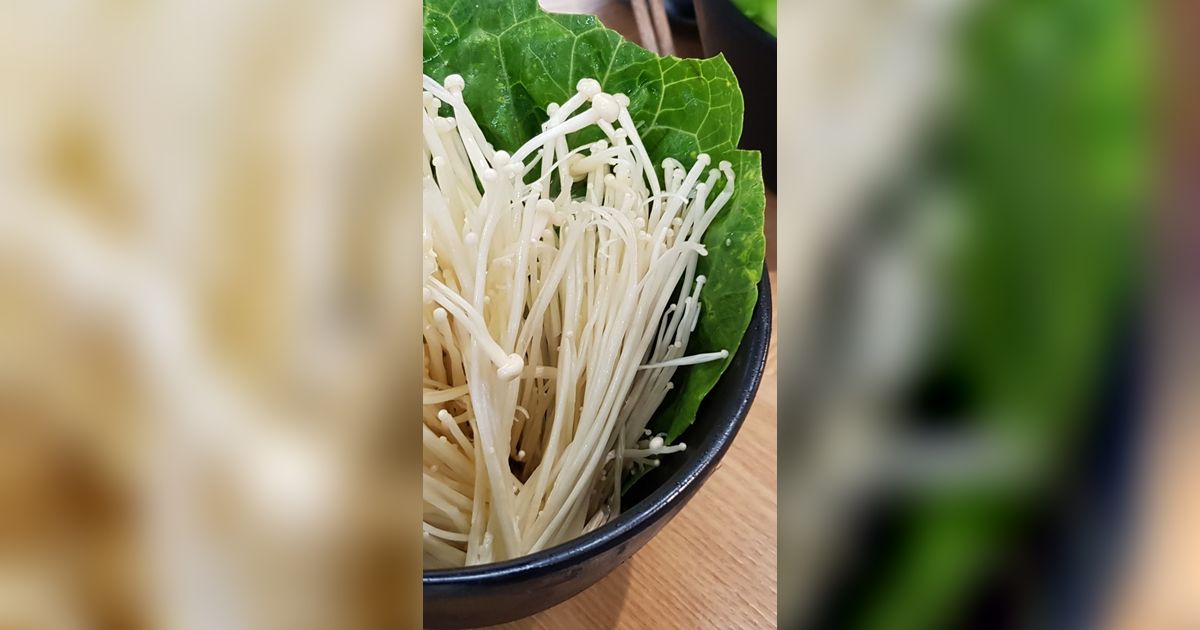 2 Varian Sup Jamur Enoki, Hangat dan Gurih untuk Musim Hujan