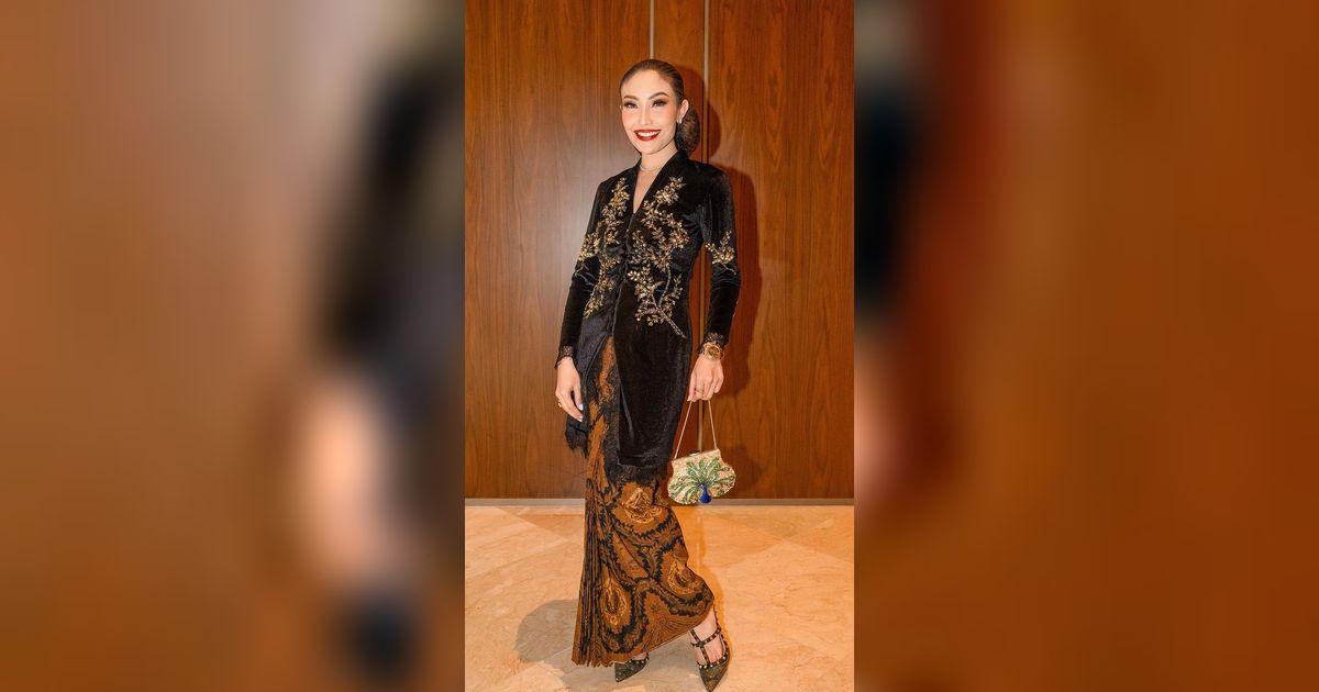 Potret 10 Seleb Batal Nikah Padahal Sudah Tunangan