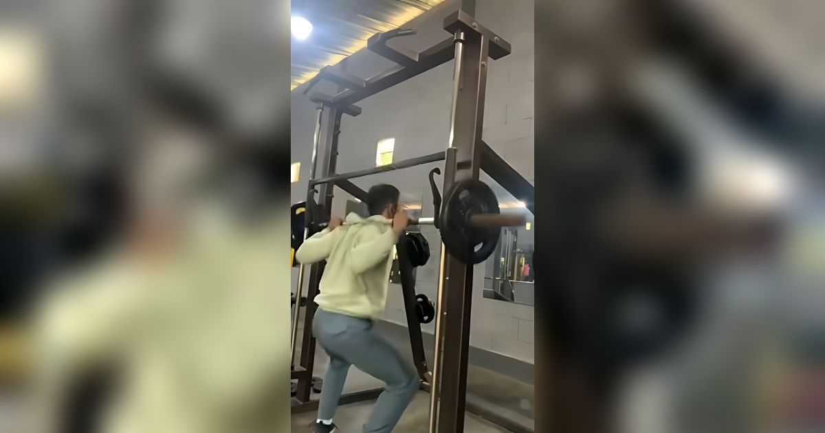 Salah Kostum! Pulang Sekolah Langsung Latihan di Gym Masih Pakai Seragam, Pelajar Kena Karmanya: Auto Malu Ingin Pindah Planet Saja
